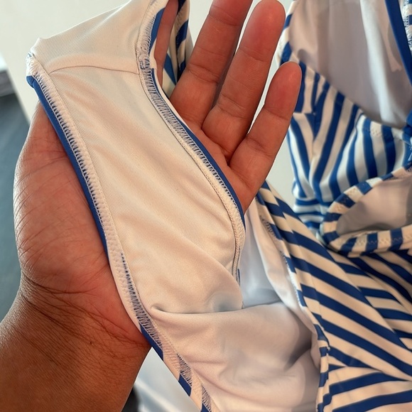 Cupshe Swimsuit - Picture 6 of 6